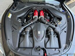 FERRARI Roma Coupe Schwarz