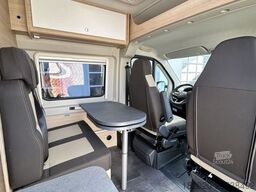 ROADCAR R 600 (52) AHK, Markise