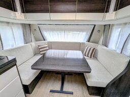 HOBBY Prestige 560 WLU FUßBODENERWÄRMUNG, 2000Kg uvm.