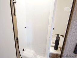 BÜRSTNER Lyseo Time Skyline 690 G AUTOMATIK / Winterpaket