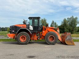 Hitachi ZW220-5B