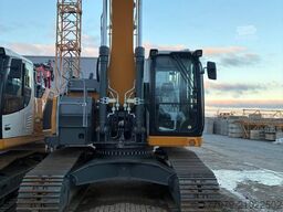 LIEBHERR R930
