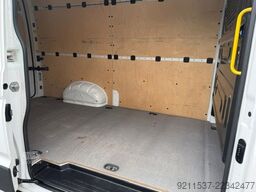 VW Crafter Kasten L3H3  FWD AHK 3,00kg möglich