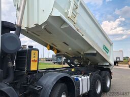 IVECO Trakker 450