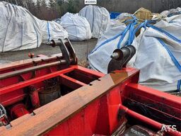 Istrail hooklift trailer
