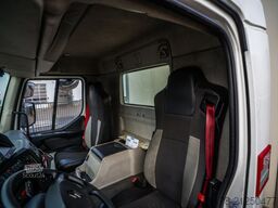 RENAULT D14 250 // DHOLLANDIA