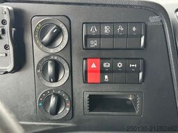 MERCEDES-BENZ Atego 1230L 4x2 1.Stock Viehtrasporter