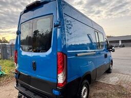 IVECO Daily Kasten 35S18 /6 Sitze/ 3.0L / 3,5T Anh.