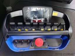 Volvo FH 500 8x4 Pritsche mit Fassi F905R.2.7 + JIB