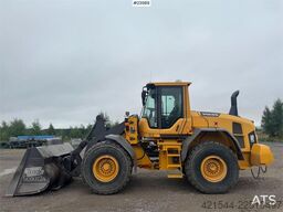 Volvo L90G Wheel Loader – Low Hours – Bucket and Pallet