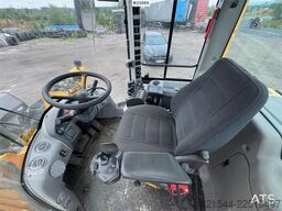 Volvo L90G Wheel Loader – Low Hours – Bucket and Pallet