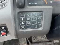 Volvo L90G Wheel Loader – Low Hours – Bucket and Pallet