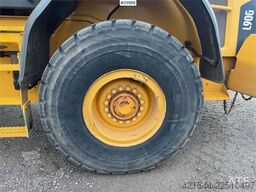 Volvo L90G Wheel Loader – Low Hours – Bucket and Pallet