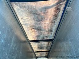 KNAPEN K100 Schubboden mit Liftachse 93m³