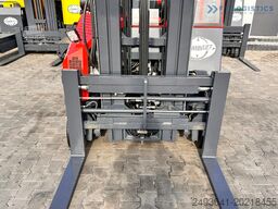 Combilift C3000CB / LPG / TRIPLEX MAST / 5500MM
