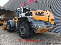 Liebherr L586 Wage!