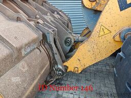 Liebherr L586 Wage!