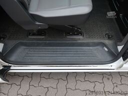 VOLKSWAGEN T6.1 9 Sitzer 1. Hand / Klima / FN:236