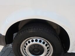 VOLKSWAGEN T6.1 Transporter Kasten lang FWD / Klima / PDC