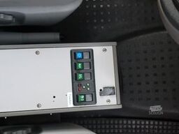 VOLKSWAGEN T5 Transporter Hochdach lang/KTW/Klima/FN: A76