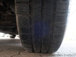 VOLKSWAGEN T5 Transporter Hochdach lang/KTW/Klima/FN: A76