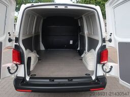 VOLKSWAGEN T6.1 Transporter Kasten lang FWD / Klima / PDC