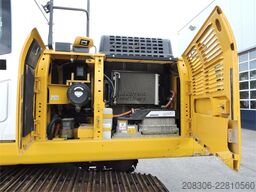 KOMATSU HB215LC-3