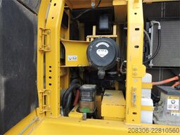 KOMATSU HB215LC-3