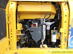 KOMATSU HB215LC-3