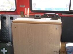 MERCEDES-BENZ 310 D-KA hoch/lang Feuerwehr LKW 9-Sitzer Servo