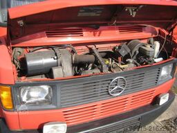 MERCEDES-BENZ 310 D-KA hoch/lang Feuerwehr LKW 9-Sitzer Servo