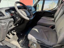 IVECO 70C17 Abschleppwagen, 7 Sitze