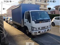Isuzu NPR85-5DX