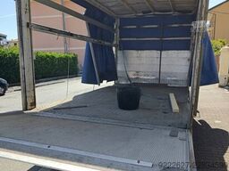 Isuzu NPR85-5DX