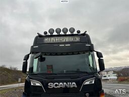 Scania S580 6x4 box truck w/ refrigerator, freezer and he