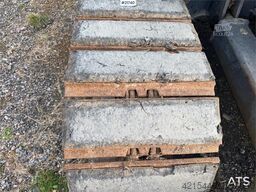 Kobelco SK75SR-3E w/ Rototilt, 2 buckets and grapple. 1850