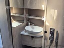 Bravia Swan 599 mit Aufstelldach