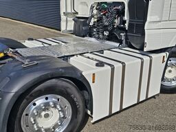 DAF XF 530 6x2/4 / RETARDER / PARKING COOLER / 2 TANKS