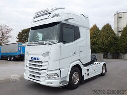 Standardni vlačilec DAF XG+ 530 Skylight/Intarder/2xTank/Leder/Standklim