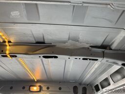 IVECO Daily 35S18 Hoch Klimaautom. Tempomat Unfallfzg.