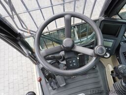 Case WX218 / 23t wheeled excavator /