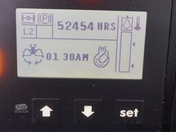 Case WX218 / 23t wheeled excavator /