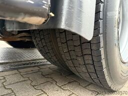 SCANIA P230 Kehrmaschine Johnston VT605- 6 M³