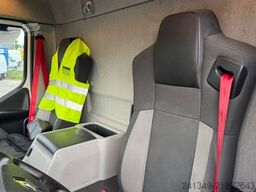 RENAULT D14.250 4x2 Koffer