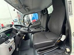 FUSO Canter 7C18 3-Sitzer Klima Ladebordwand