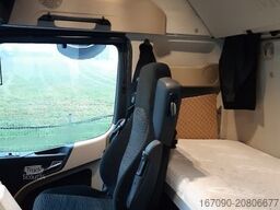 MERCEDES-BENZ Actros 1851LS MP5 Gigaspace Retarder ADA Xenon