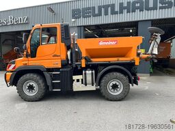 Mercedes-Benz Unimog U 318 mit Gmeiner Streuer STA 2500 TC