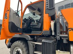 Mercedes-Benz Unimog U 318 mit Gmeiner Streuer STA 2500 TC