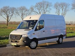 MERCEDES-BENZ SPRINTER 317 L2H2 Mbux RWD!
