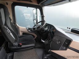 Mercedes-Benz Actros 1942 tractor unit